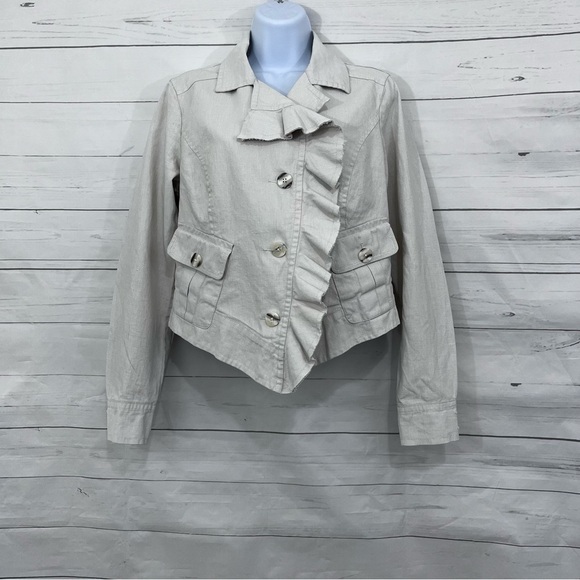 CAbi Cream 100% Linen Ruffled Asymmetrical Crop Button Jacket - Picture 1 of 16